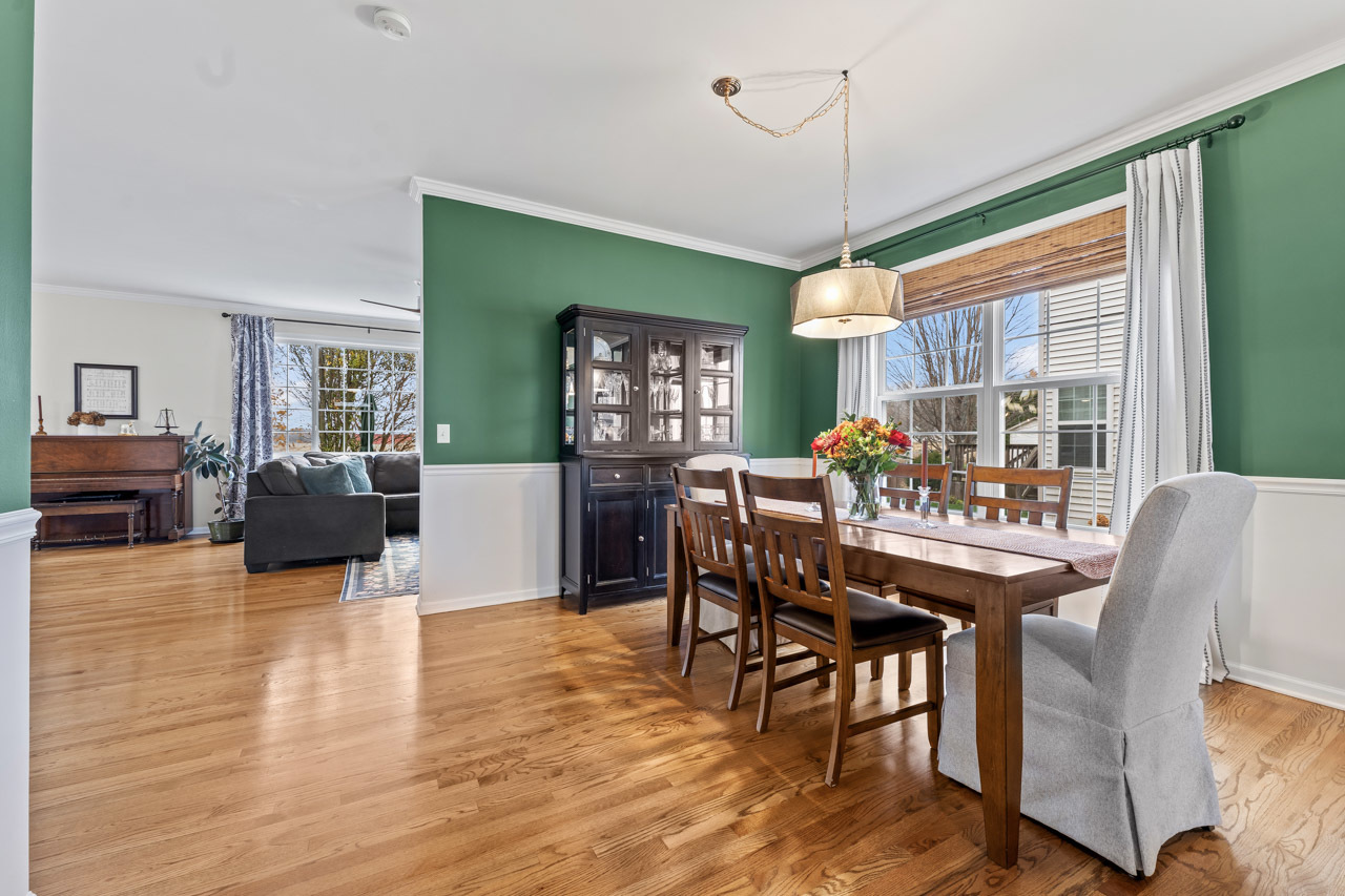 38 E Meadow Drive, Cortland, IL 60112