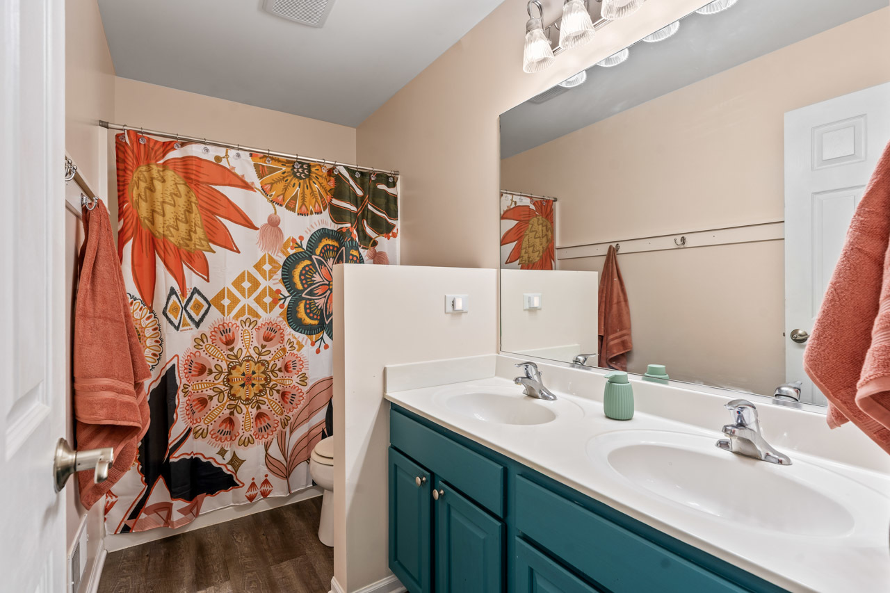 38 E Meadow Drive, Cortland, IL 60112