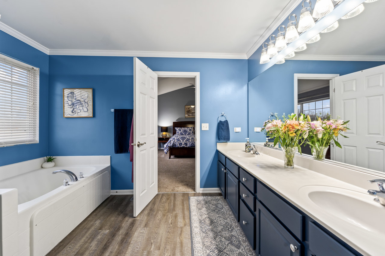 38 E Meadow Drive, Cortland, IL 60112