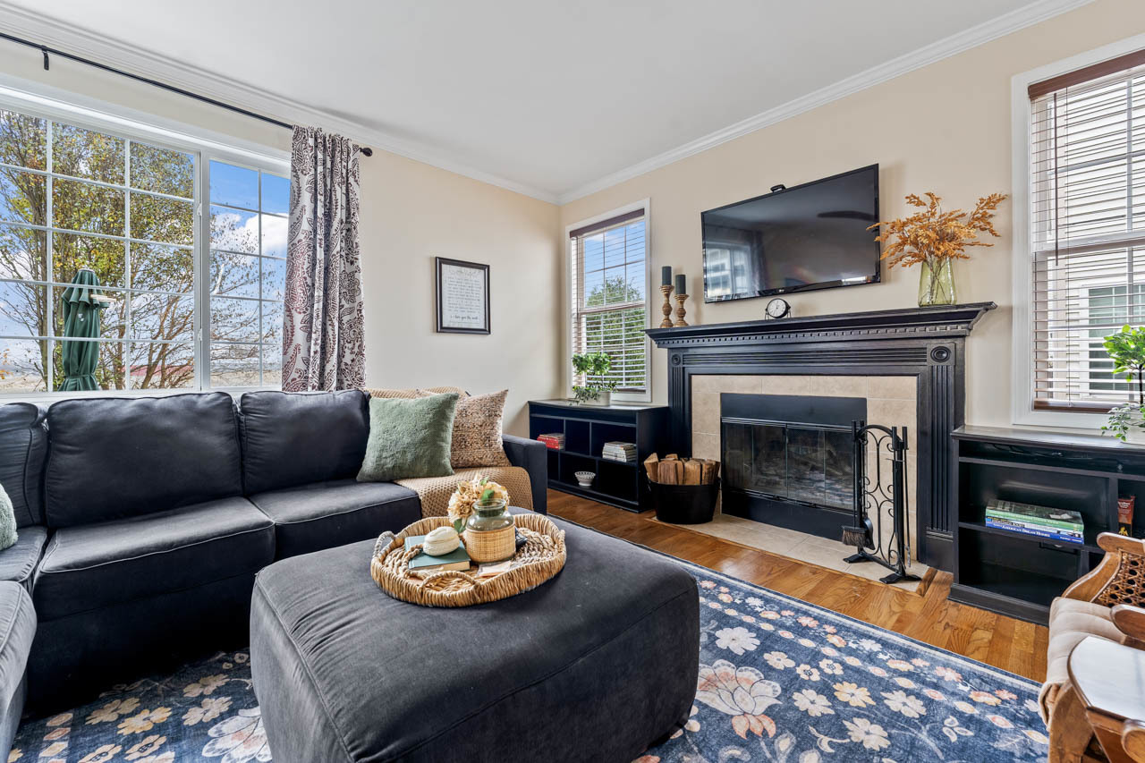 38 E Meadow Drive, Cortland, IL 60112