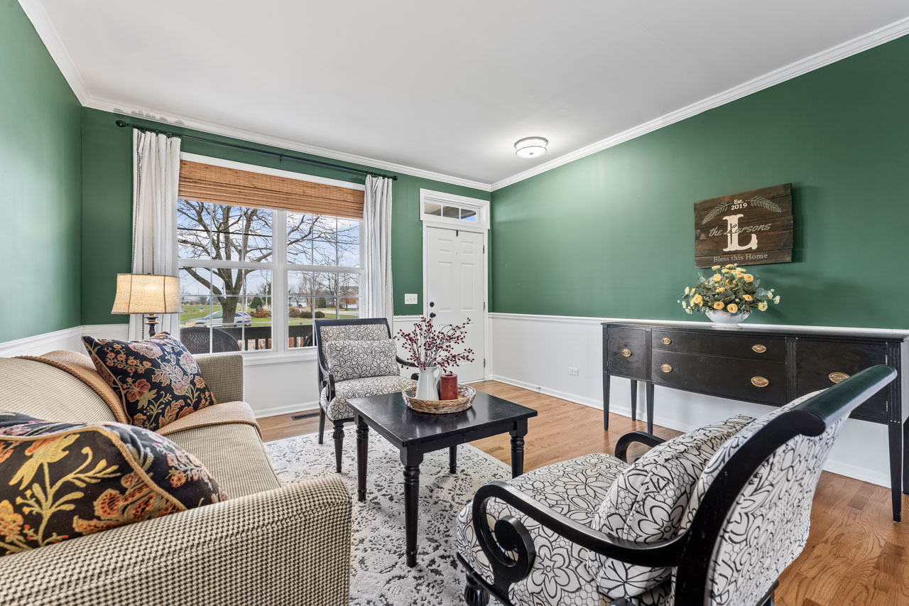 38 E Meadow Drive, Cortland, IL 60112