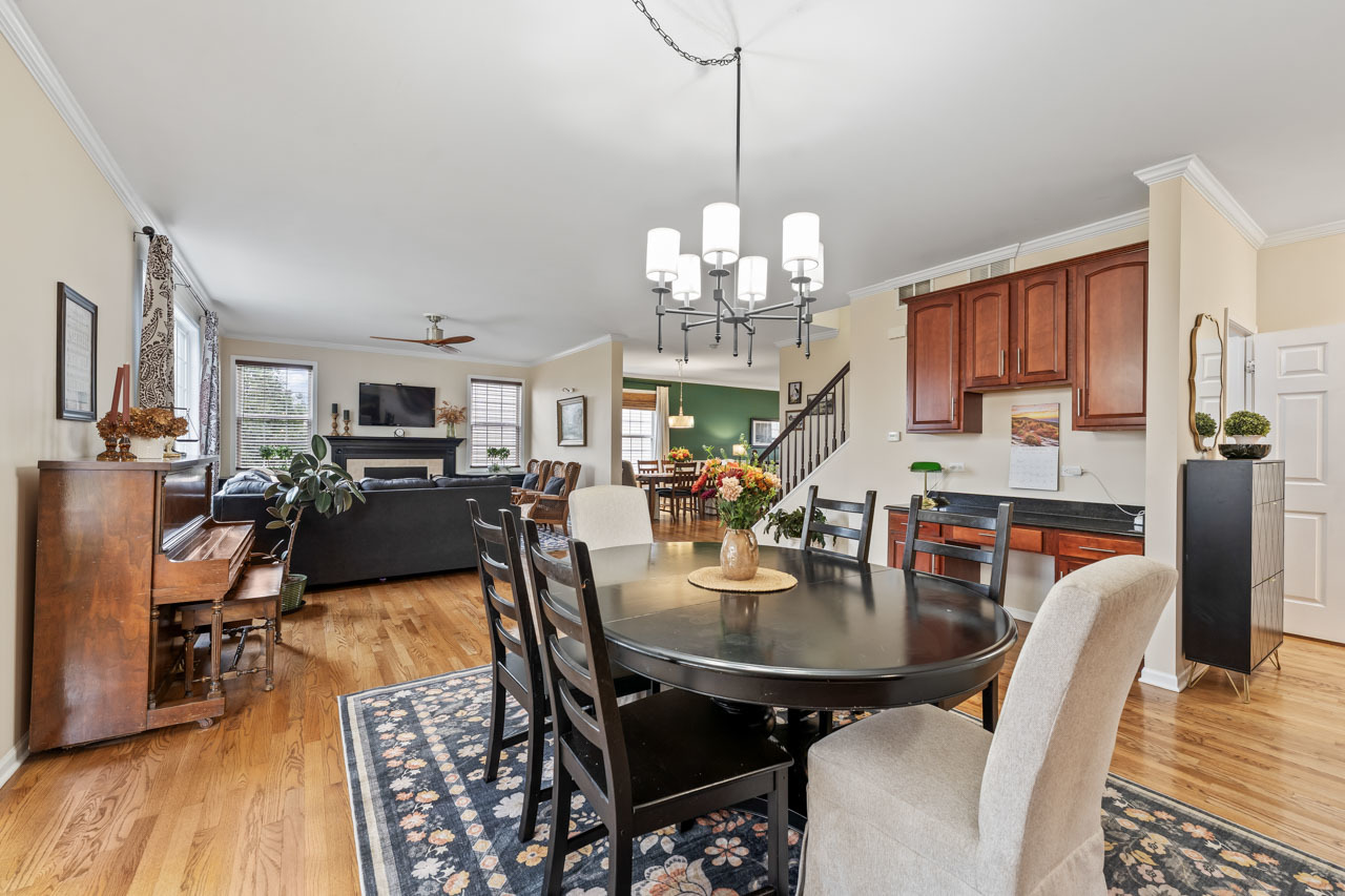 38 E Meadow Drive, Cortland, IL 60112