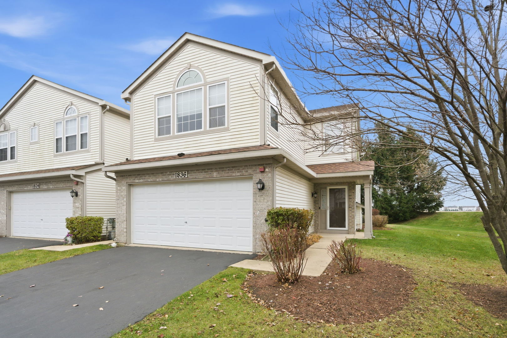 1836 Candlelight Circle #1836, Montgomery, IL 60538