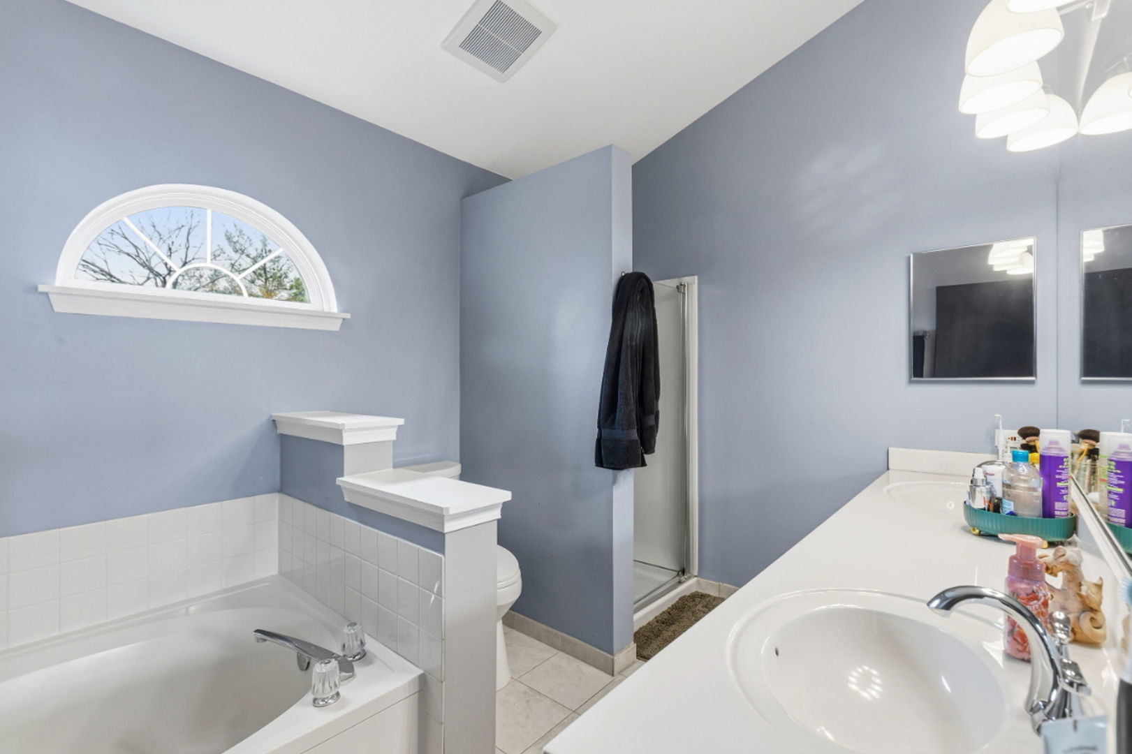 2138 N Green Valley Lane, Round Lake Beach, IL 60073