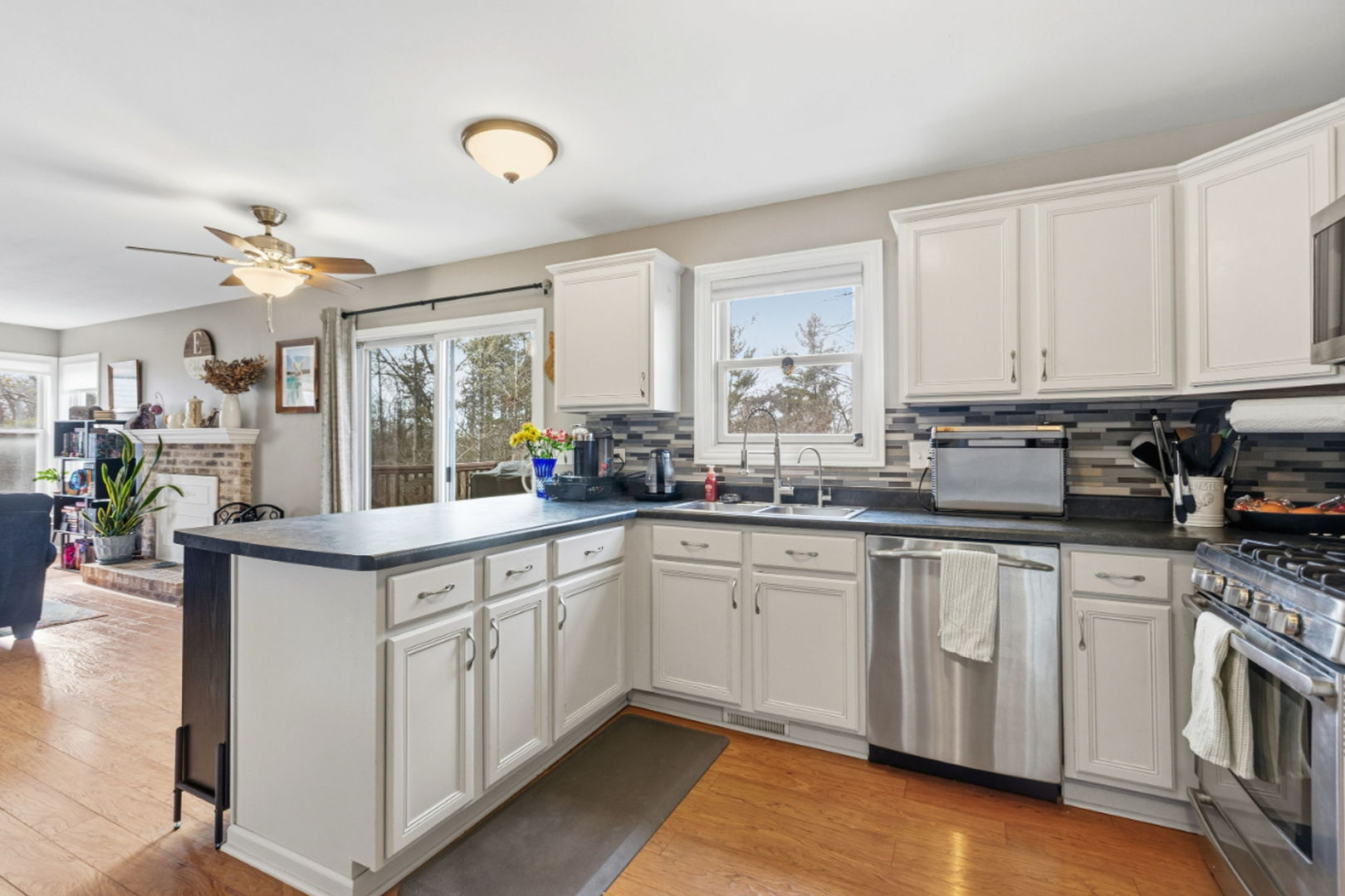 2138 N Green Valley Lane, Round Lake Beach, IL 60073