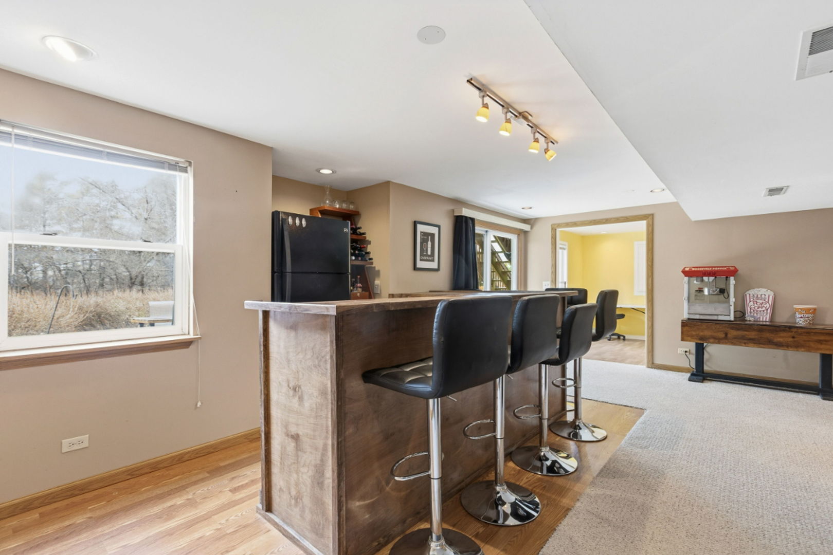 2138 N Green Valley Lane, Round Lake Beach, IL 60073