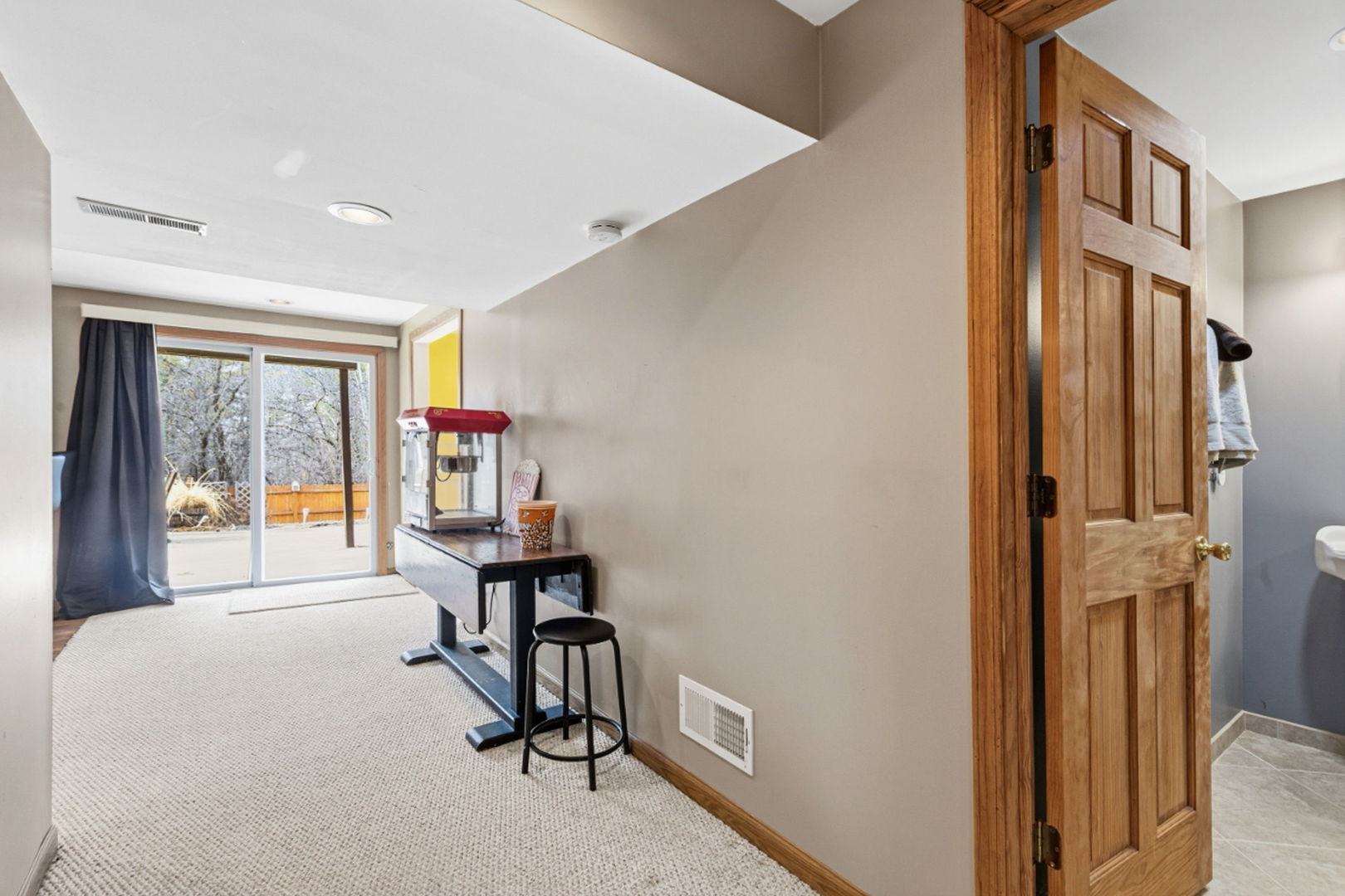 2138 N Green Valley Lane, Round Lake Beach, IL 60073