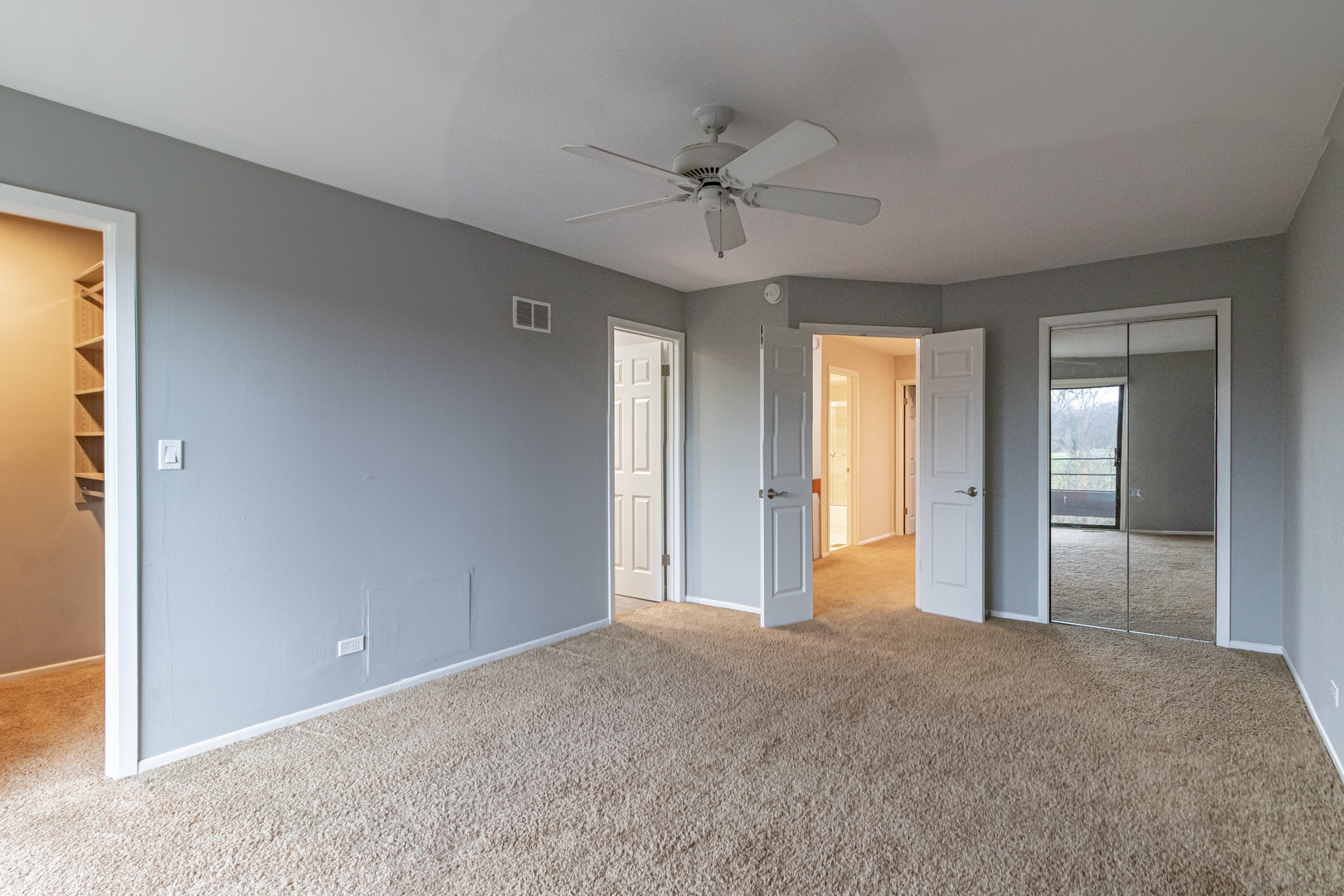 1087 Deerfield Place, Highland Park, IL 60035