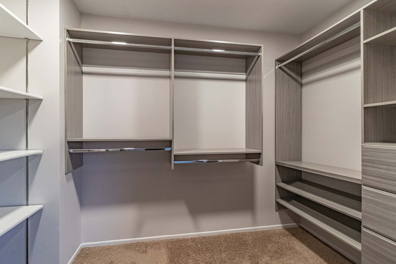 1087 Deerfield Place, Highland Park, IL 60035