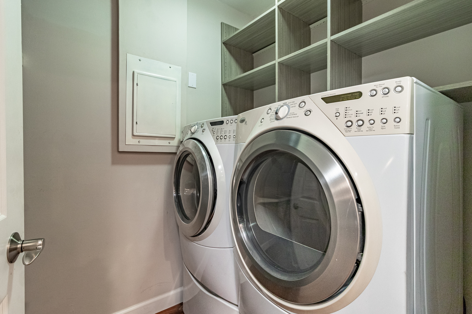 1087 Deerfield Place, Highland Park, IL 60035