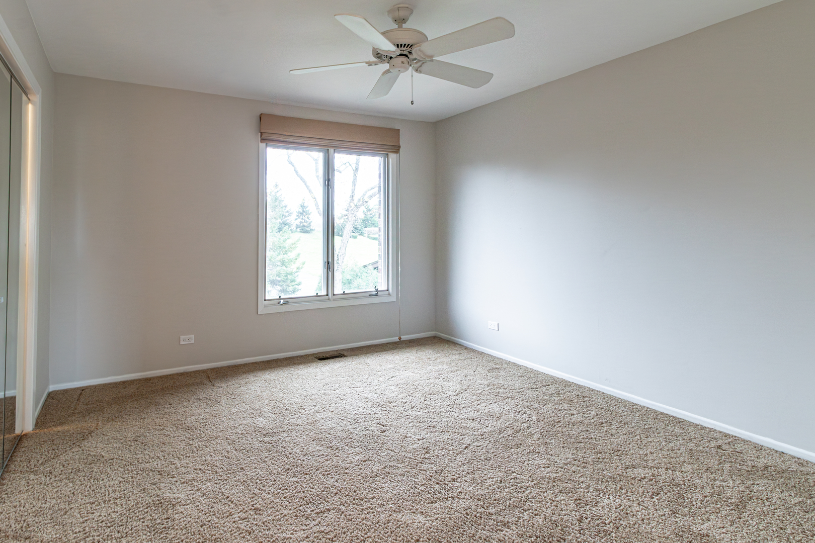 1087 Deerfield Place, Highland Park, IL 60035