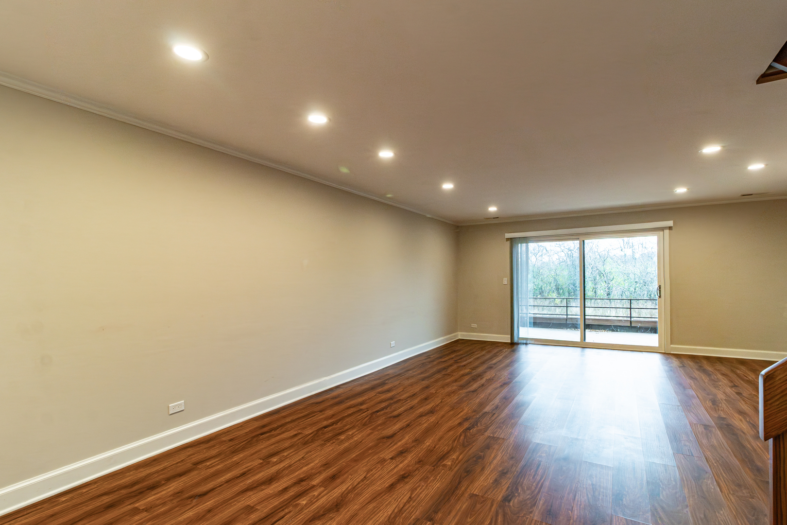 1087 Deerfield Place, Highland Park, IL 60035