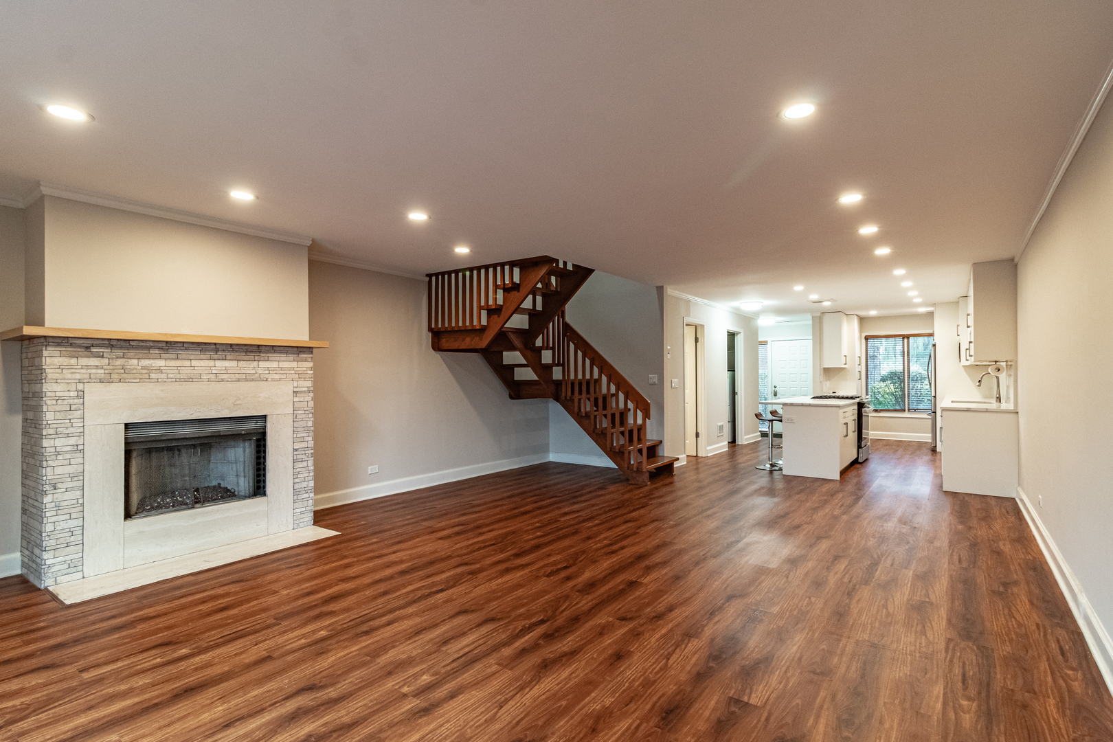 1087 Deerfield Place, Highland Park, IL 60035