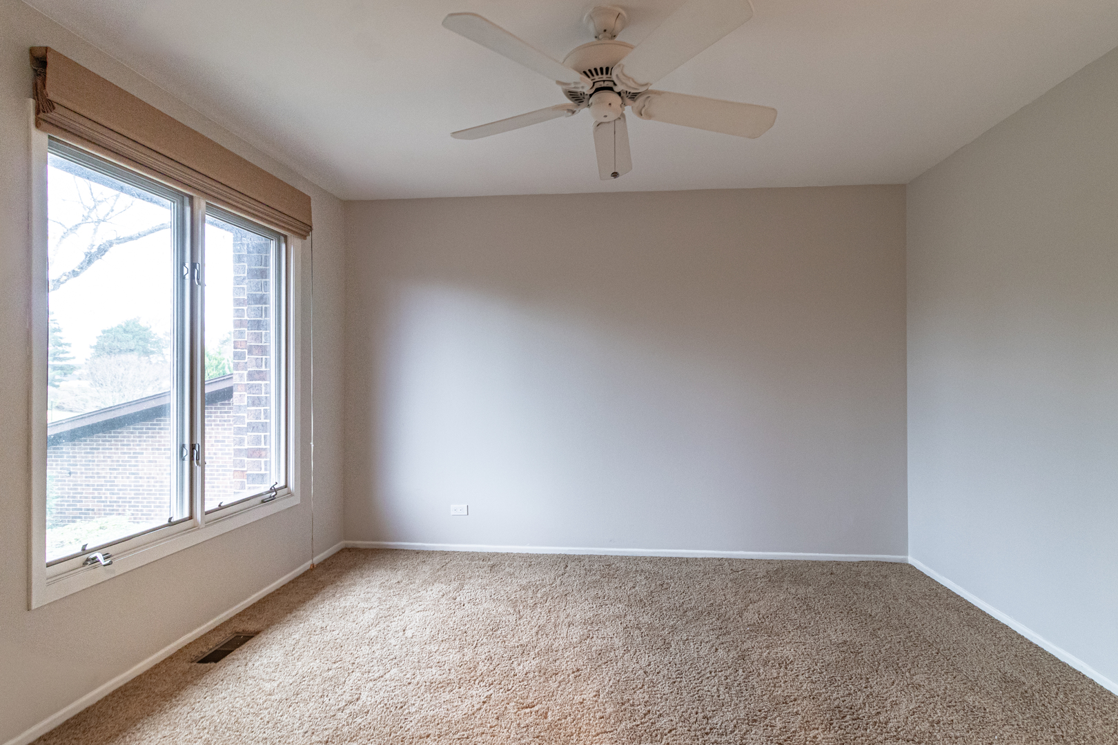 1087 Deerfield Place, Highland Park, IL 60035