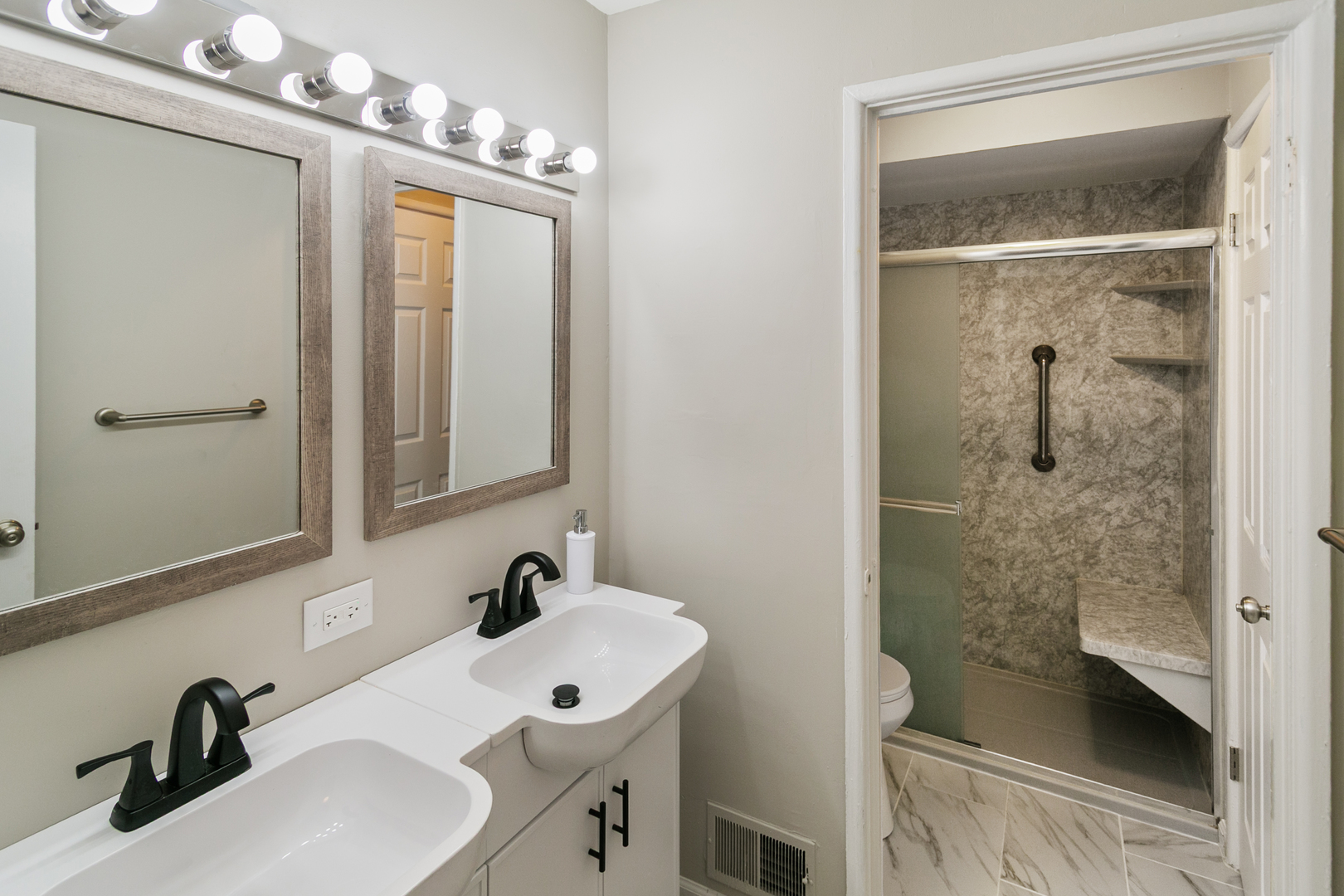 1061 Amherst Lane, University Park, IL 60484