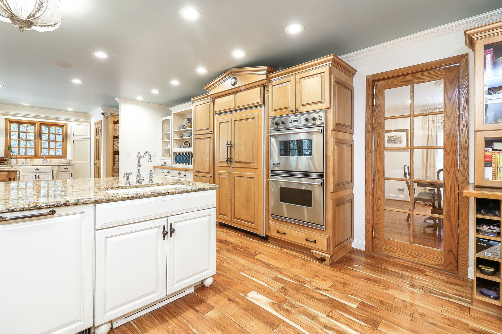 39 Mockingbird Lane, Oak Brook, IL 60523