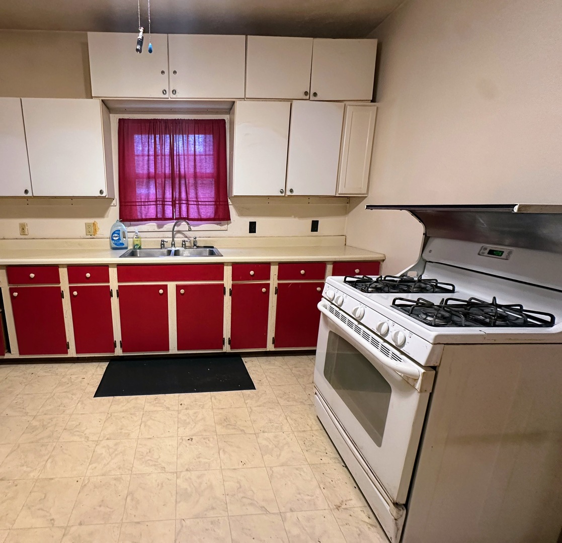 405 W Carter Street, Stanford, IL 61774