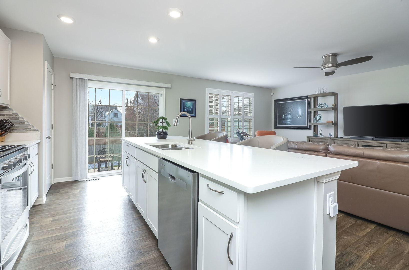 2084 Canyon Creek Court, Aurora, IL 60503