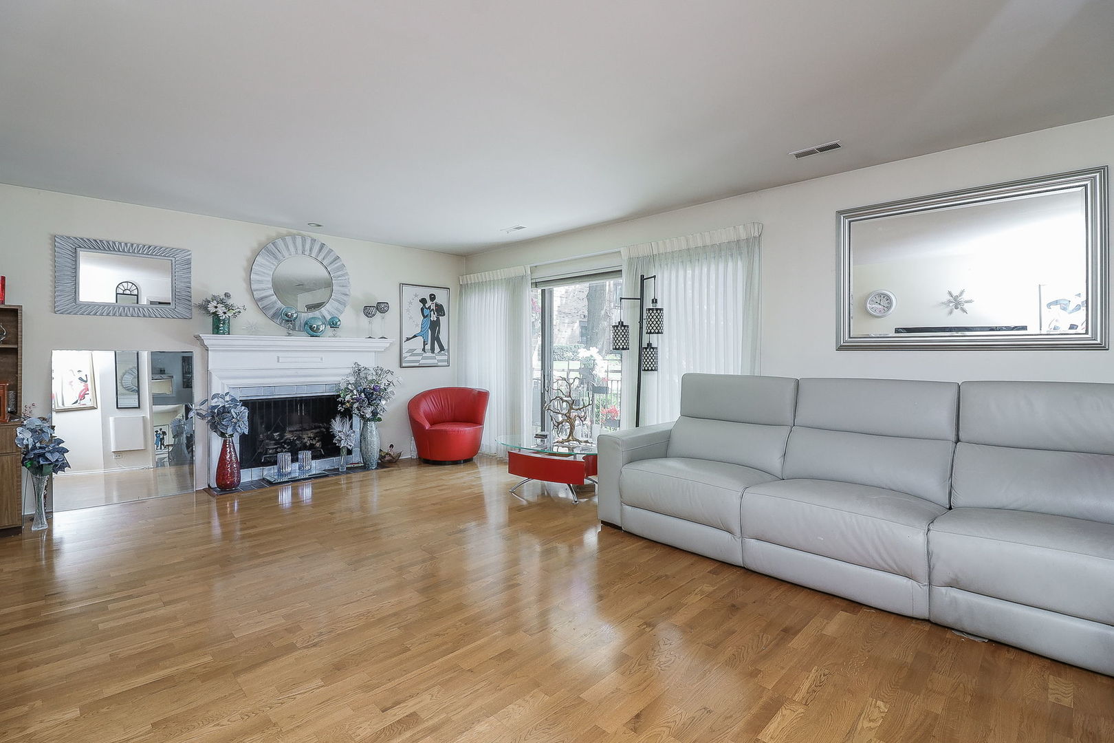 301 Lake Hinsdale Drive #106, Willowbrook, IL 60527