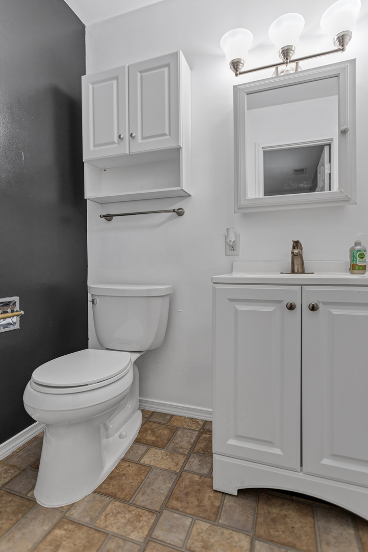 904 Woodland Drive, Wheeling, IL 60090