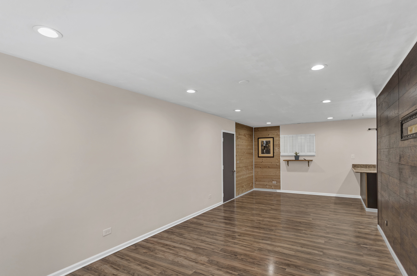 904 Woodland Drive, Wheeling, IL 60090