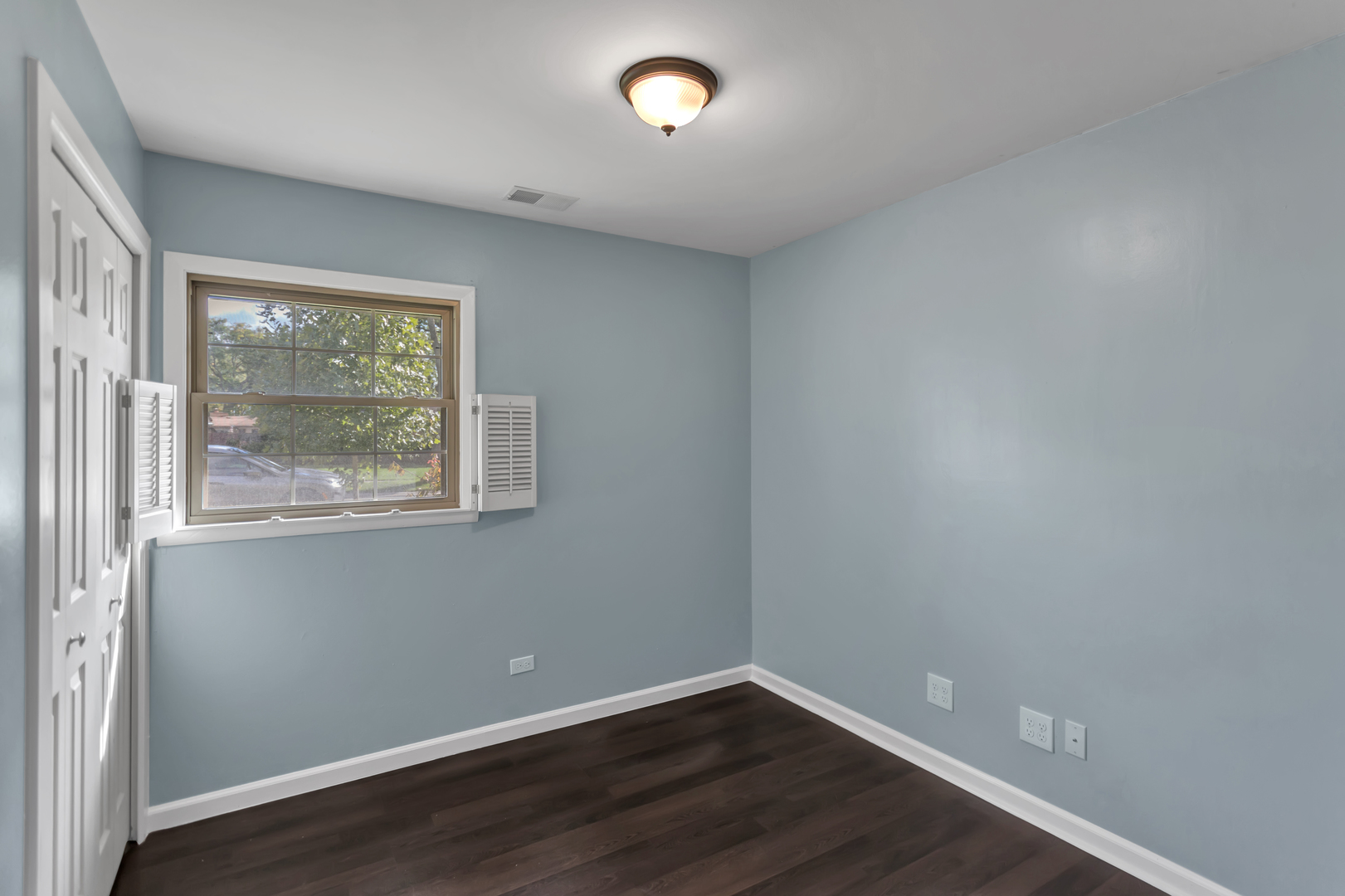 904 Woodland Drive, Wheeling, IL 60090