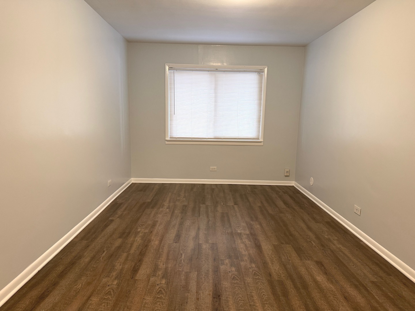 1110 W 18th Street #1E, Broadview, IL 60155