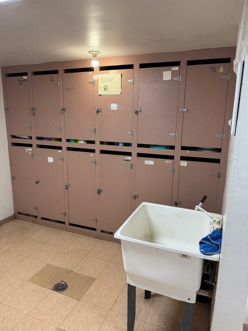 1110 W 18th Street #1E, Broadview, IL 60155