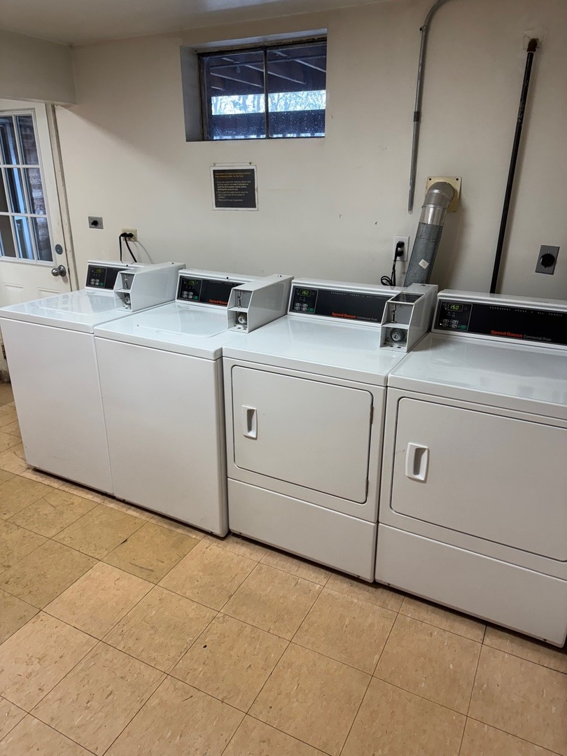 1110 W 18th Street #1E, Broadview, IL 60155