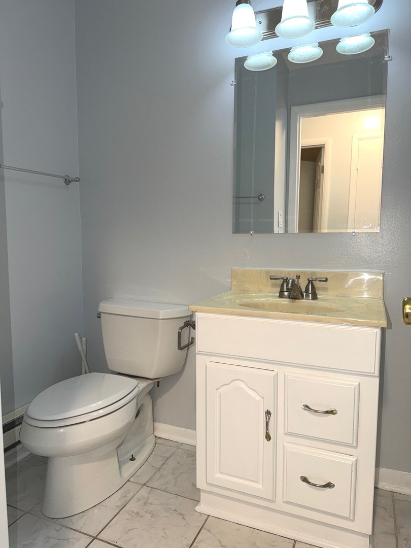 1110 W 18th Street #1E, Broadview, IL 60155