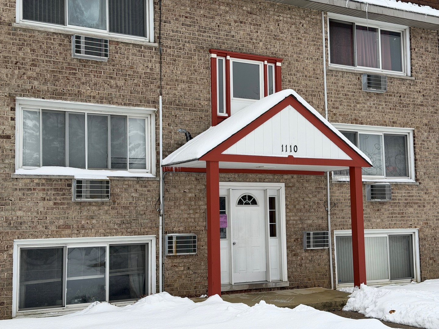 1110 W 18th Street #1E, Broadview, IL 60155