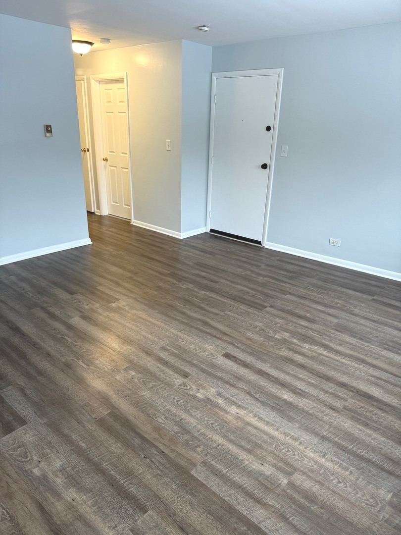 1110 W 18th Street #1E, Broadview, IL 60155