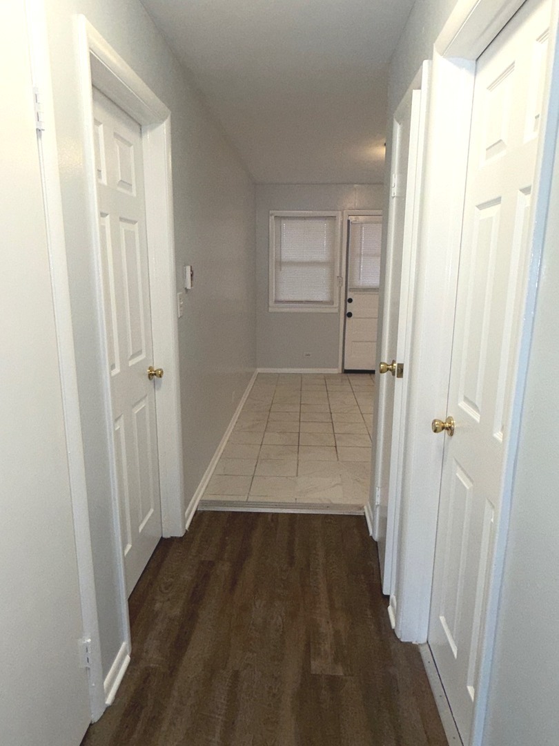 1110 W 18th Street #1E, Broadview, IL 60155