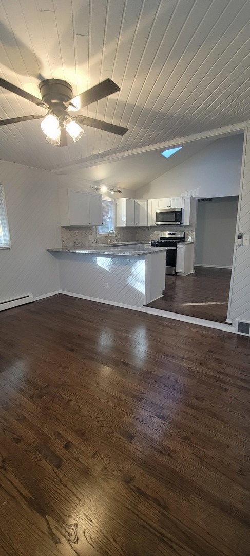 6921 Clarendon Hills Road, Darien, IL 60561