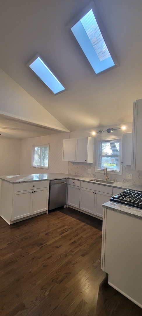 6921 Clarendon Hills Road, Darien, IL 60561