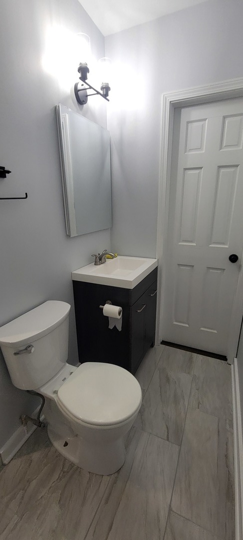 6921 Clarendon Hills Road, Darien, IL 60561