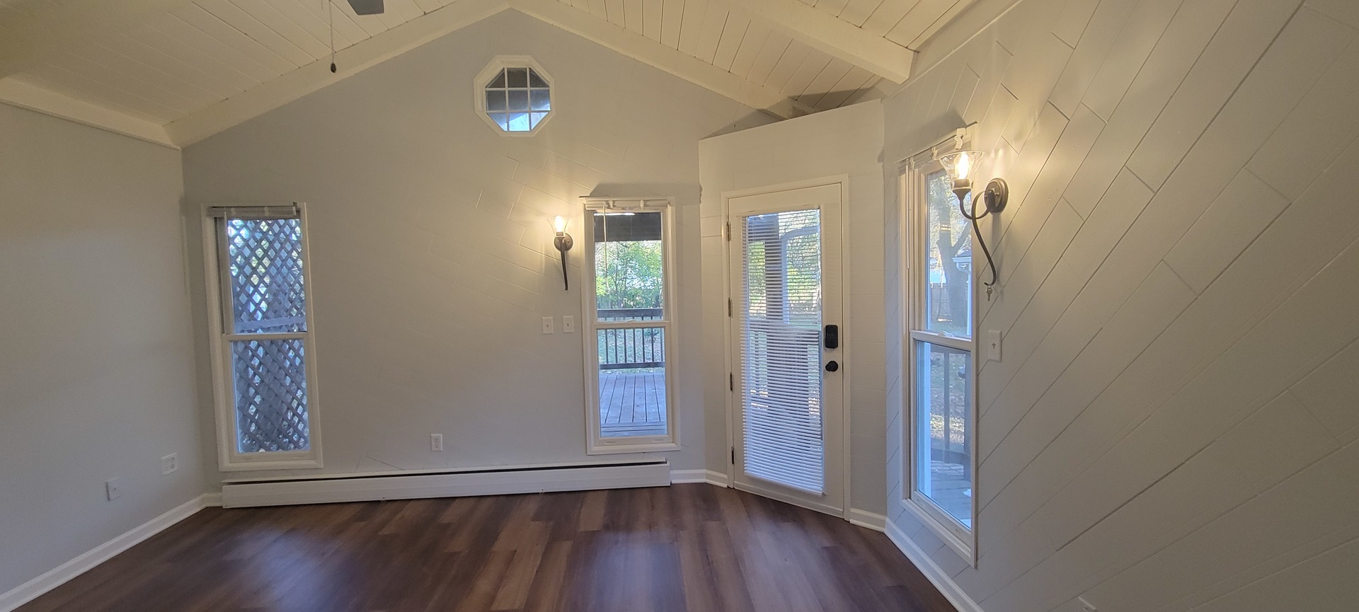 6921 Clarendon Hills Road, Darien, IL 60561