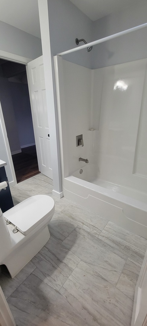 6921 Clarendon Hills Road, Darien, IL 60561