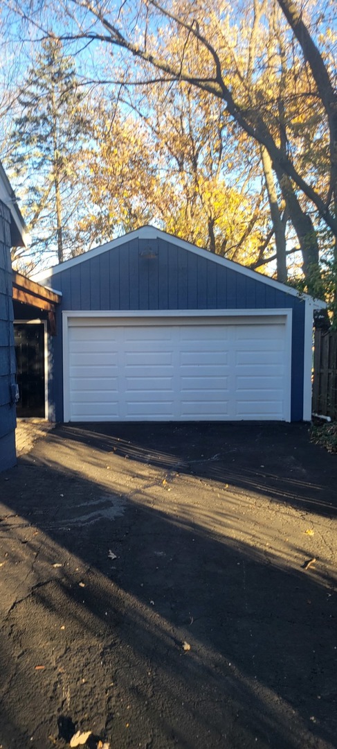 6921 Clarendon Hills Road, Darien, IL 60561