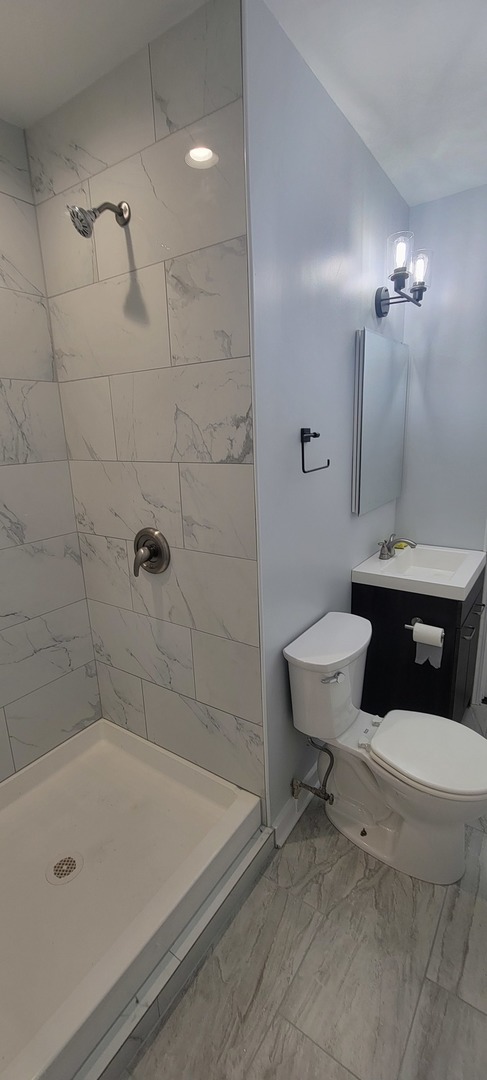 6921 Clarendon Hills Road, Darien, IL 60561