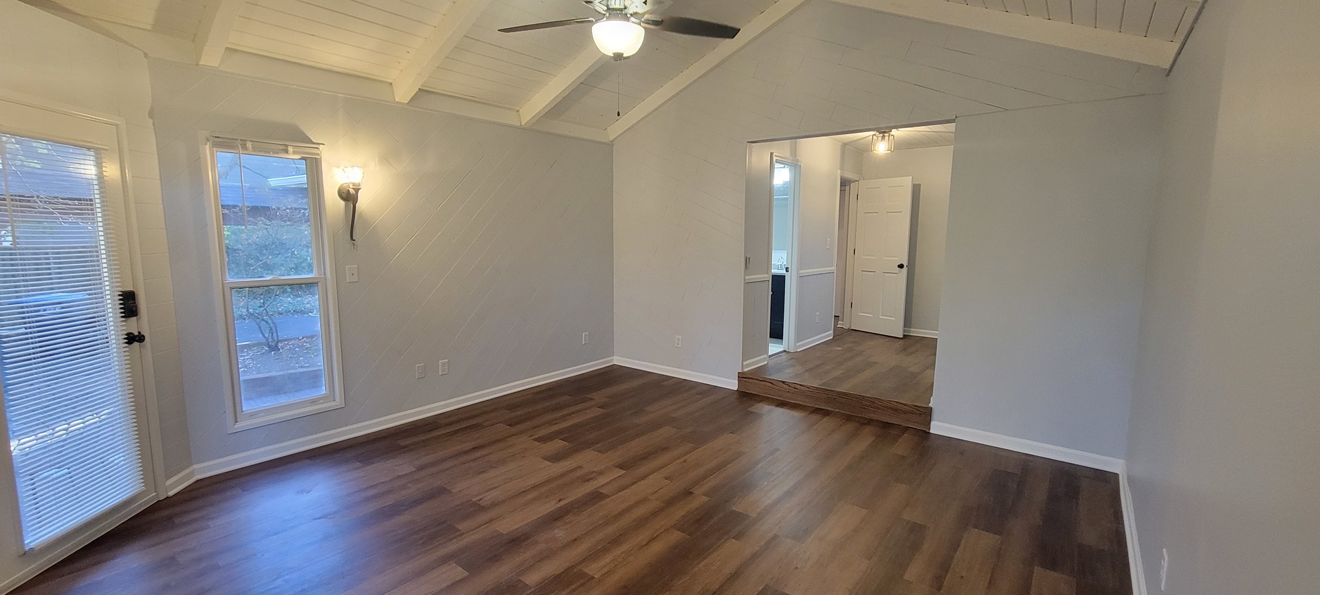 6921 Clarendon Hills Road, Darien, IL 60561