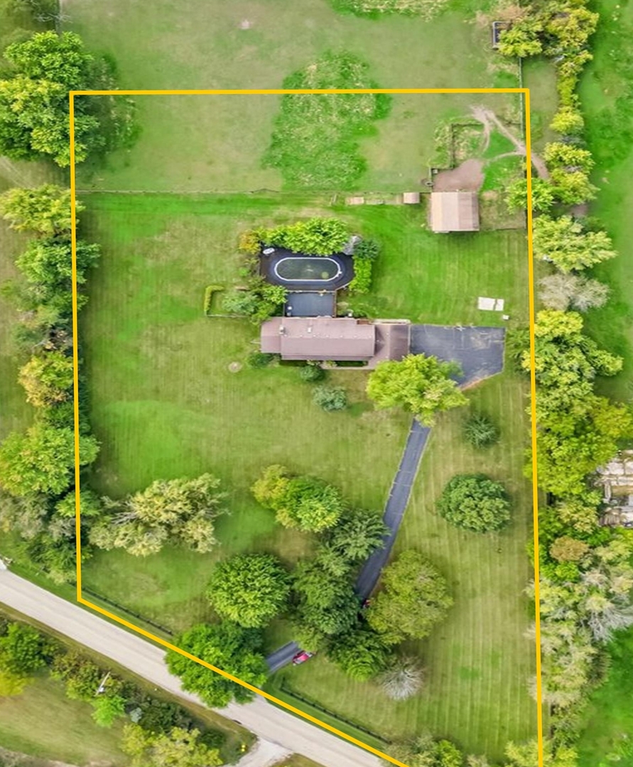 4319 McCauley Road, Woodstock, IL 60098