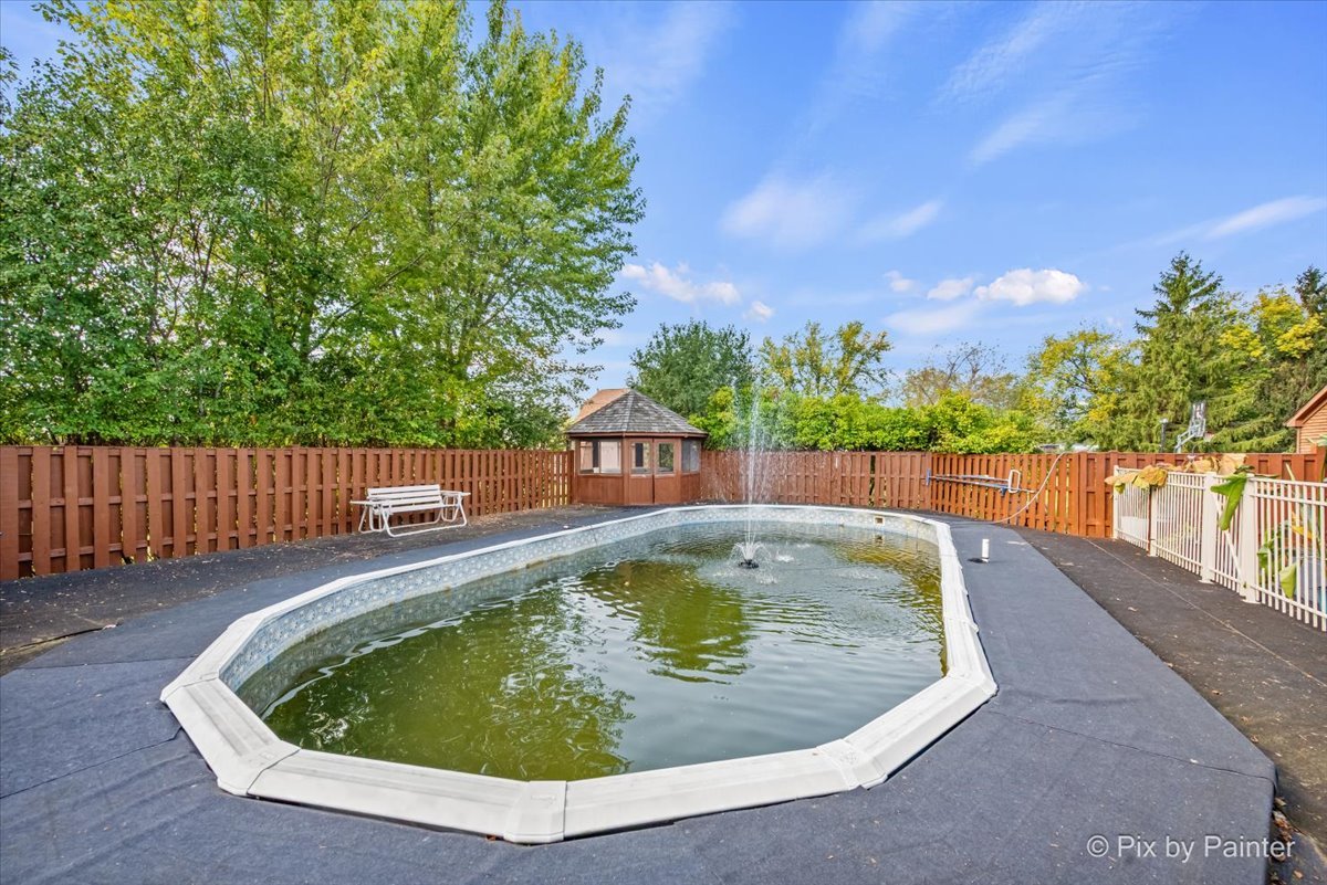 4319 McCauley Road, Woodstock, IL 60098