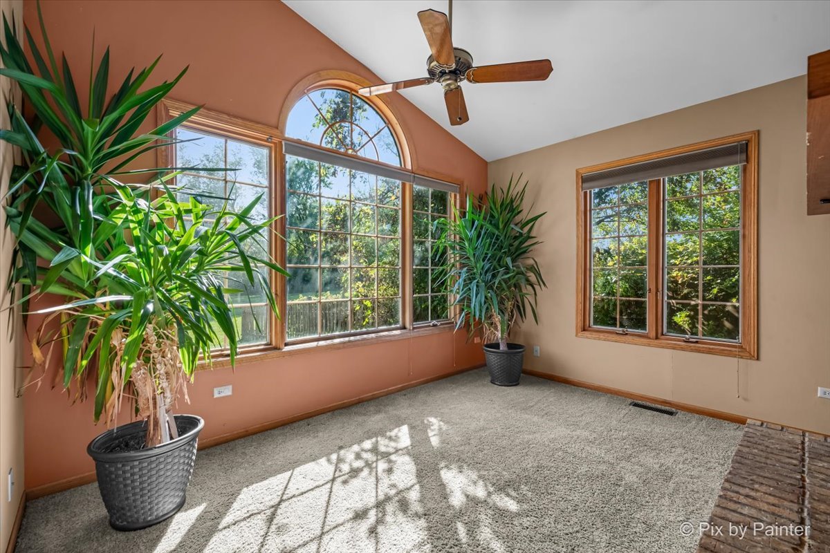 4319 McCauley Road, Woodstock, IL 60098