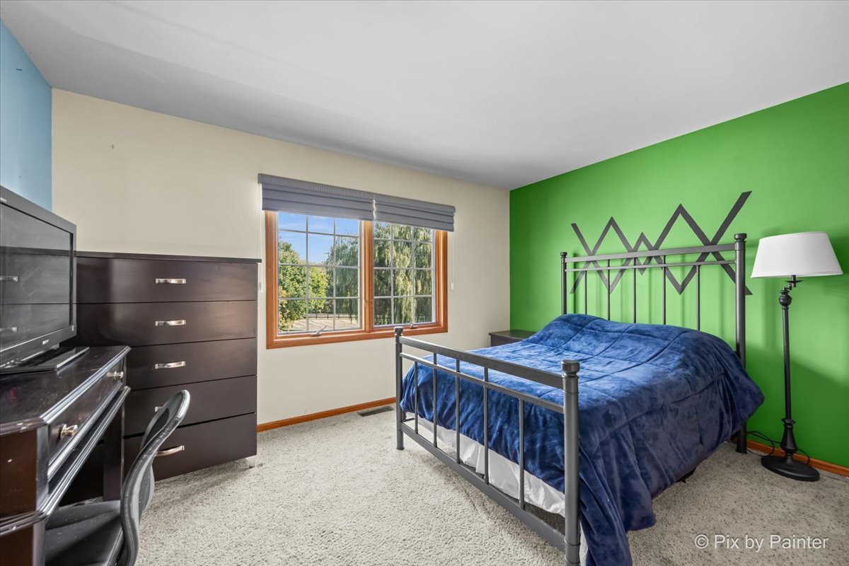 4319 McCauley Road, Woodstock, IL 60098