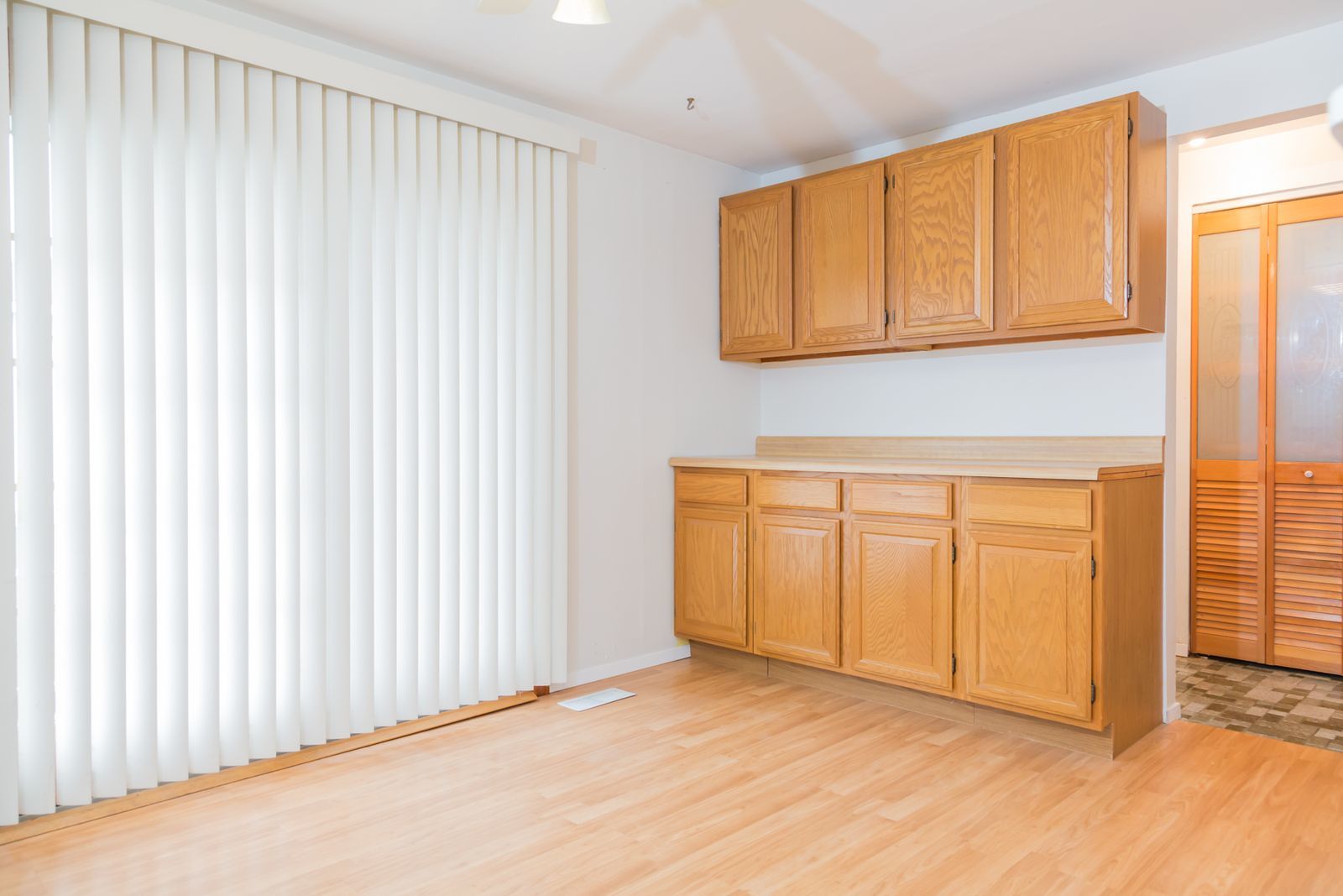 1310 SOMERSET Lane, Schaumburg, IL 60193