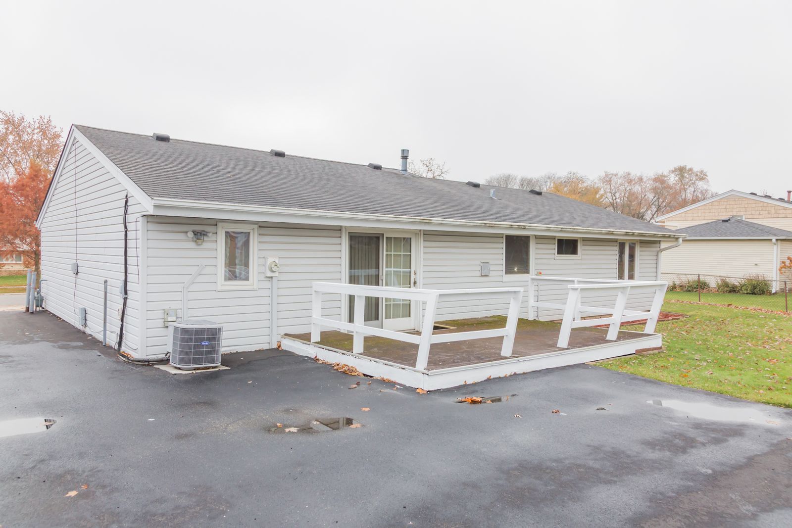 1310 SOMERSET Lane, Schaumburg, IL 60193