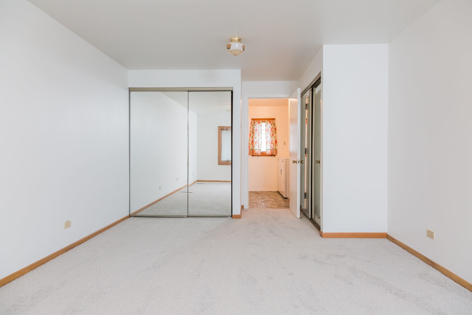 1310 SOMERSET Lane, Schaumburg, IL 60193