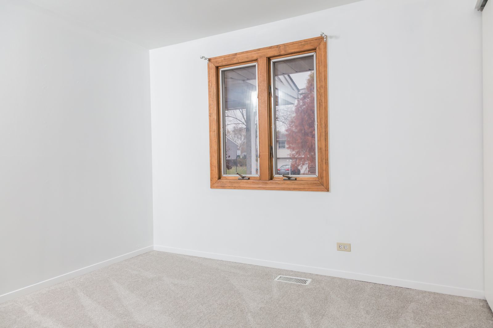 1310 SOMERSET Lane, Schaumburg, IL 60193