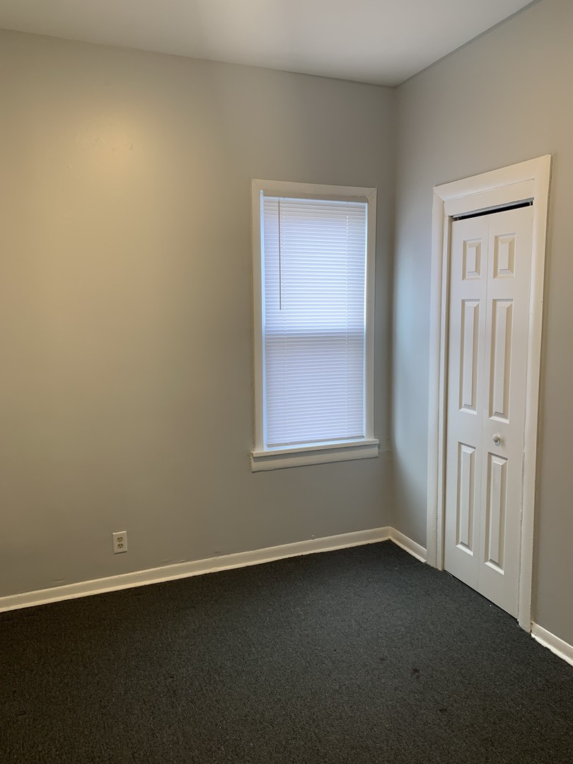 7749 S Muskegon Avenue, Chicago, IL 60649